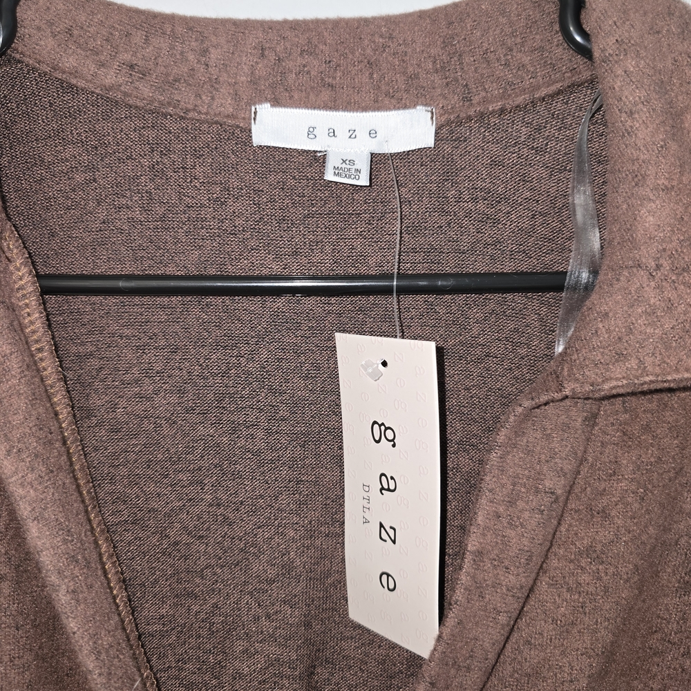 🌟 Gaze V-Neck Sweater in Warm Brown - Picture 2 of 4